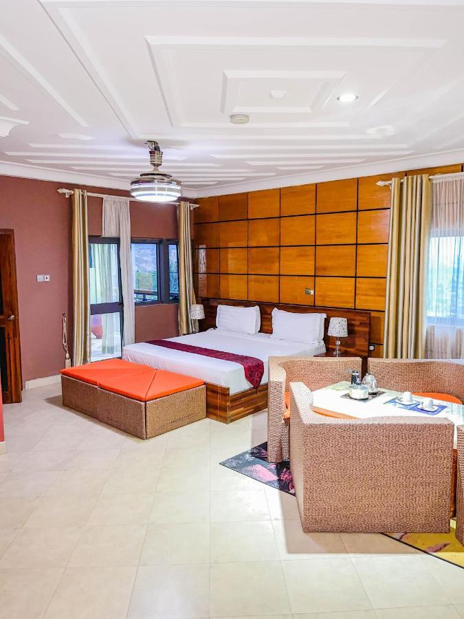 Weija Triple Hill Hotel מראה חיצוני תמונה
