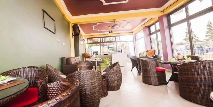 Weija Triple Hill Hotel מראה חיצוני תמונה