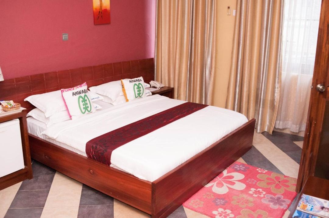 Weija Triple Hill Hotel מראה חיצוני תמונה