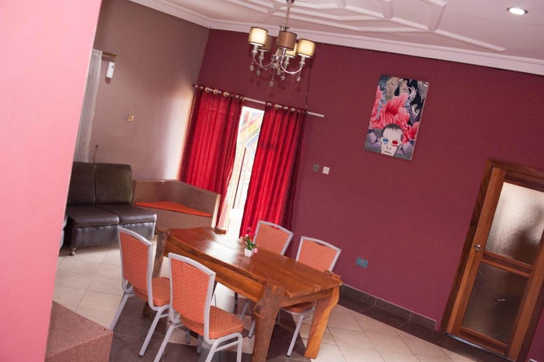 Weija Triple Hill Hotel מראה חיצוני תמונה