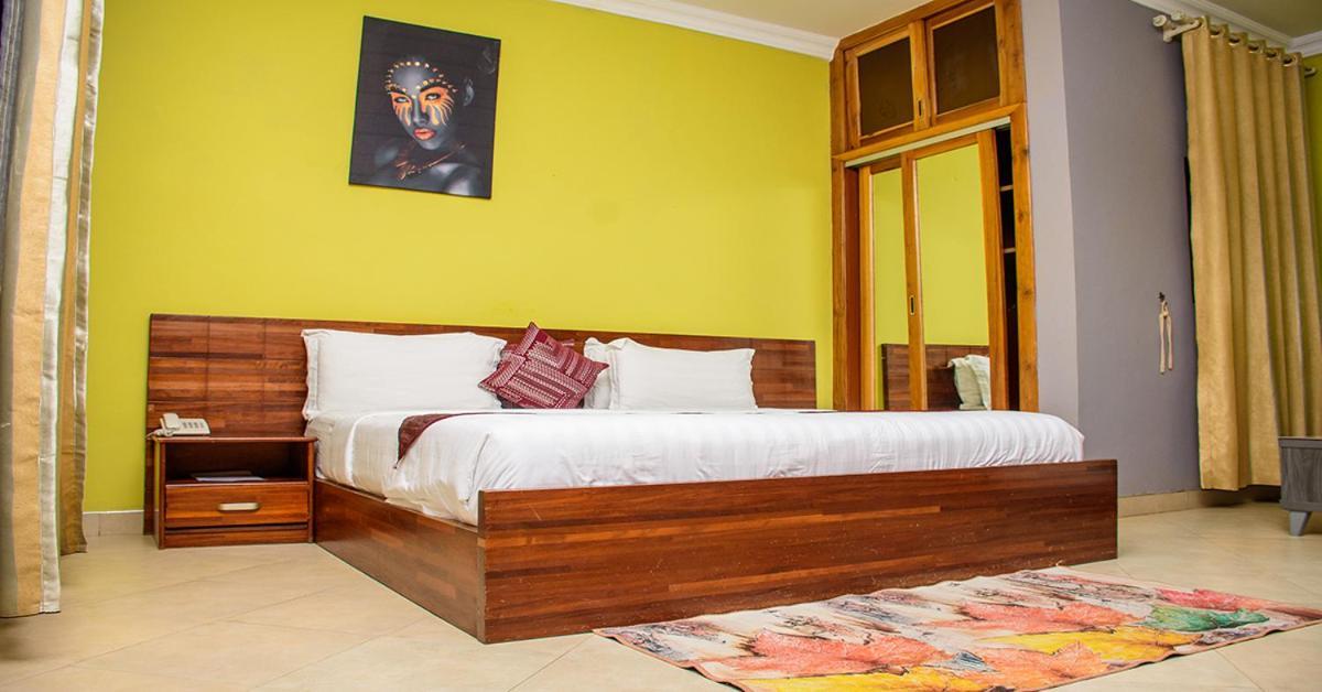 Weija Triple Hill Hotel מראה חיצוני תמונה