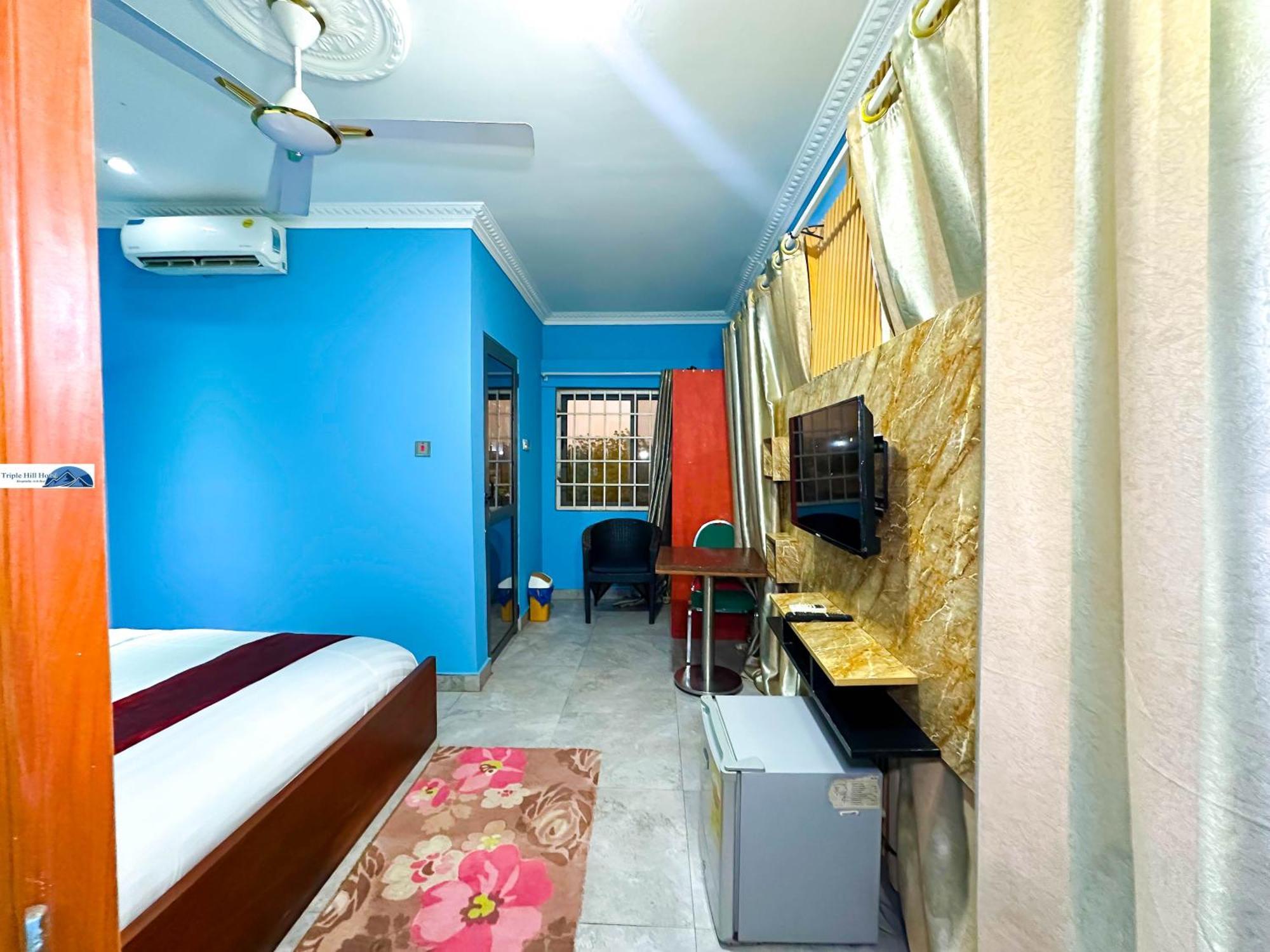 Weija Triple Hill Hotel מראה חיצוני תמונה