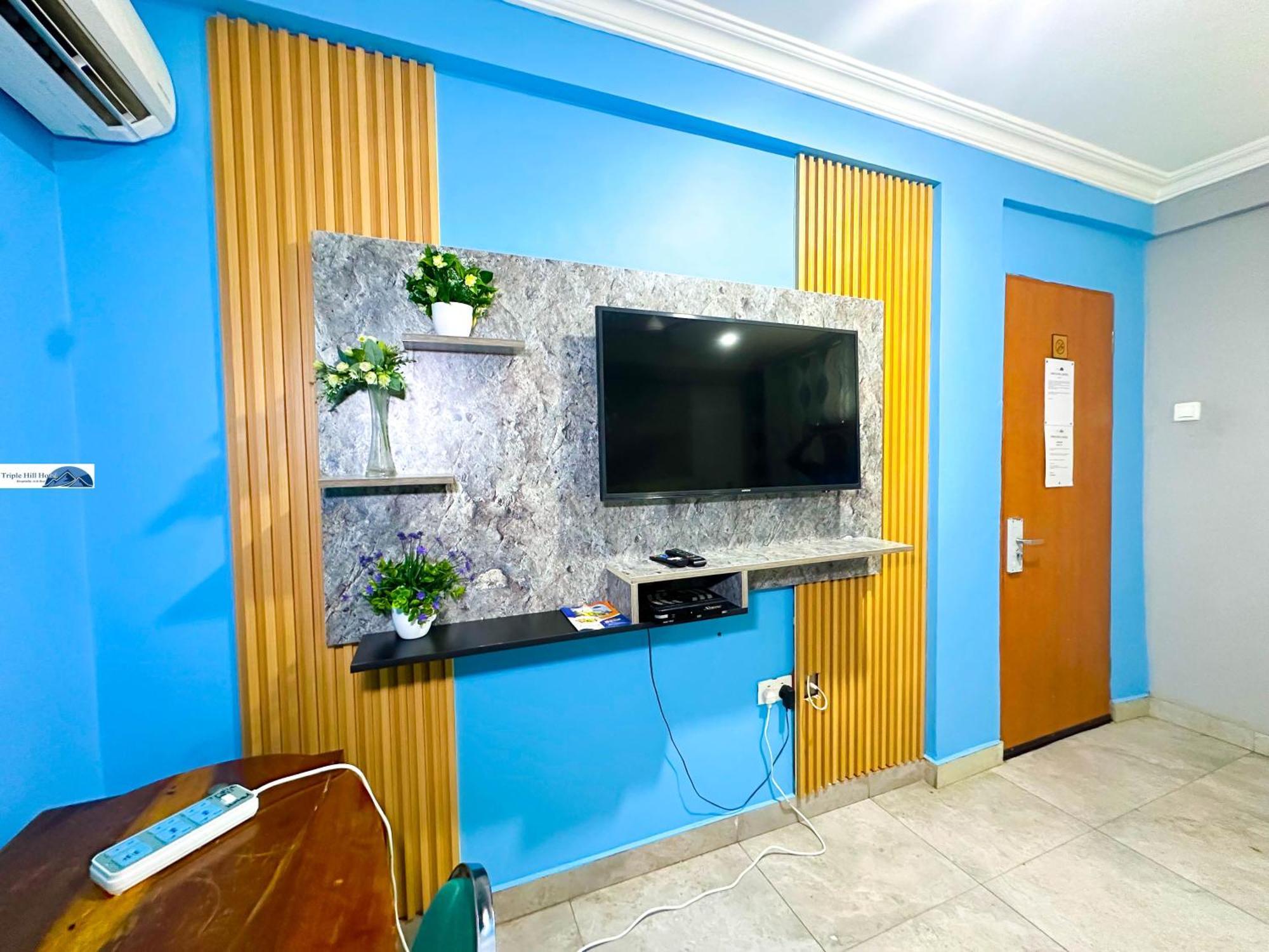 Weija Triple Hill Hotel מראה חיצוני תמונה