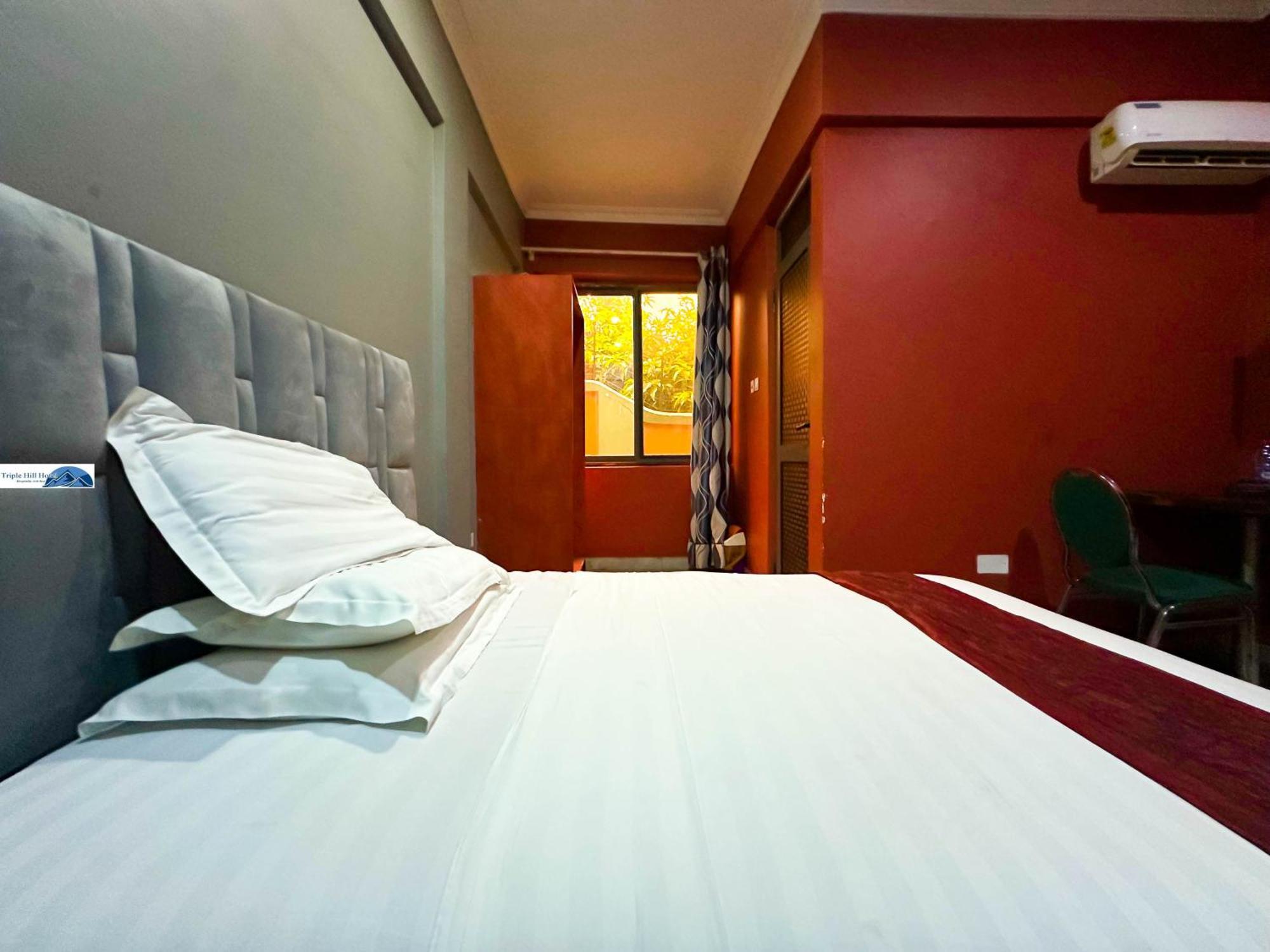 Weija Triple Hill Hotel מראה חיצוני תמונה